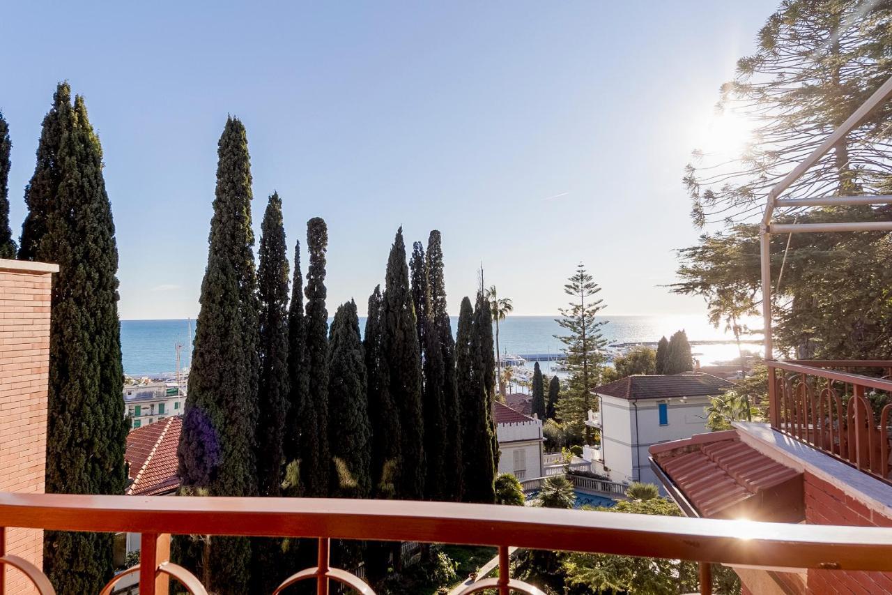 Portosole Attic - With Terrace And Private Parking Apartment ซานเรโม ภายนอก รูปภาพ