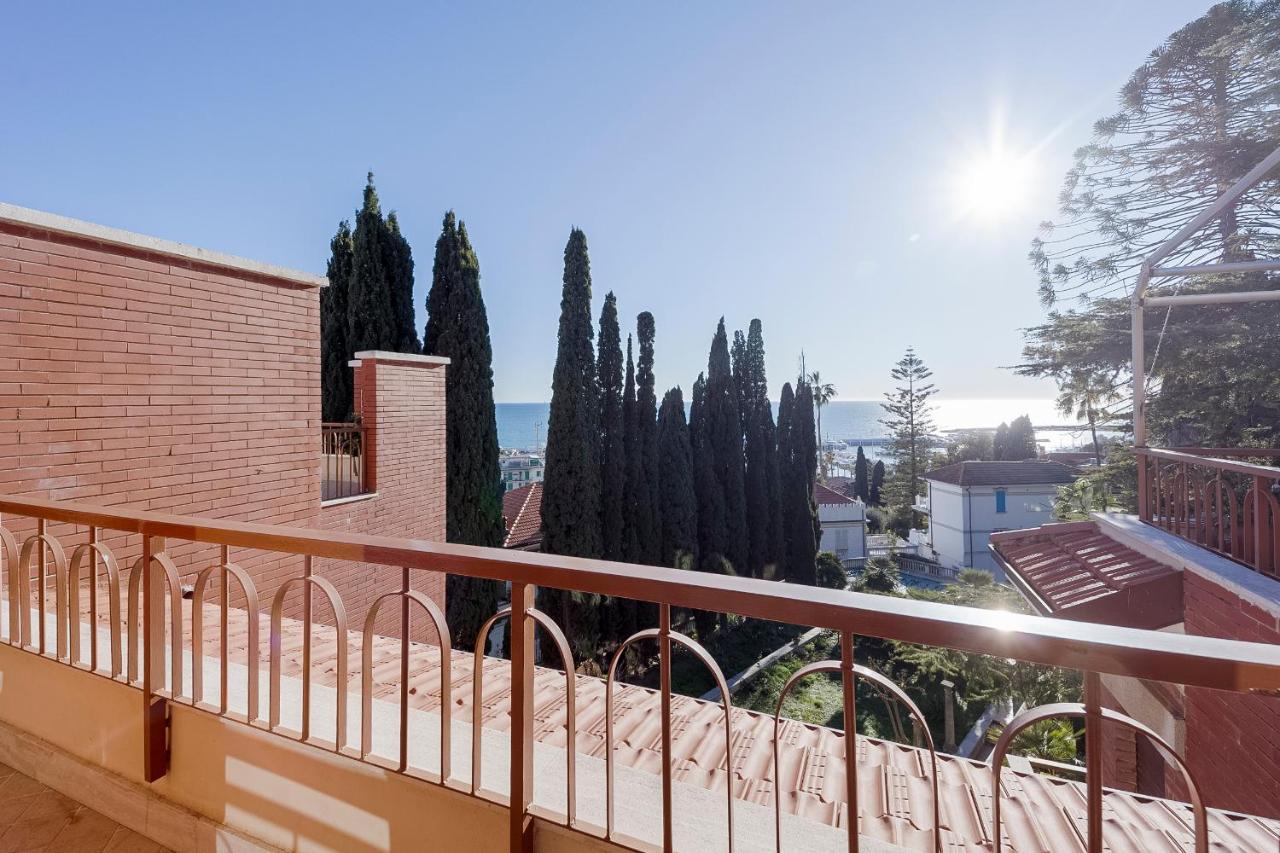 Portosole Attic - With Terrace And Private Parking Apartment ซานเรโม ภายนอก รูปภาพ